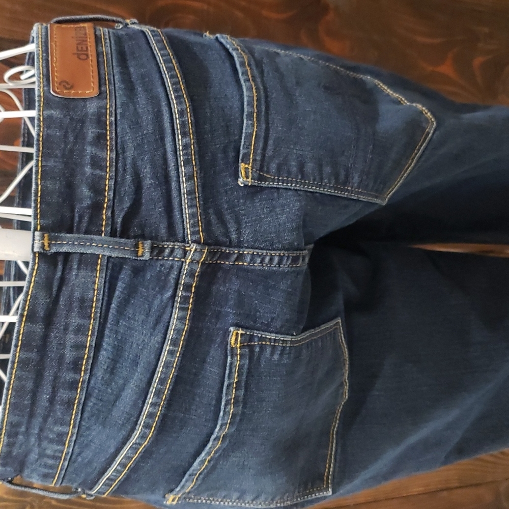 Denizen levis - Picture 6 of 11